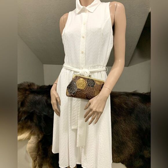 Handmade Genuine Leather Floral Embossed, Metal Frame Small Clutch/Phone Case - Picture 2 of 11